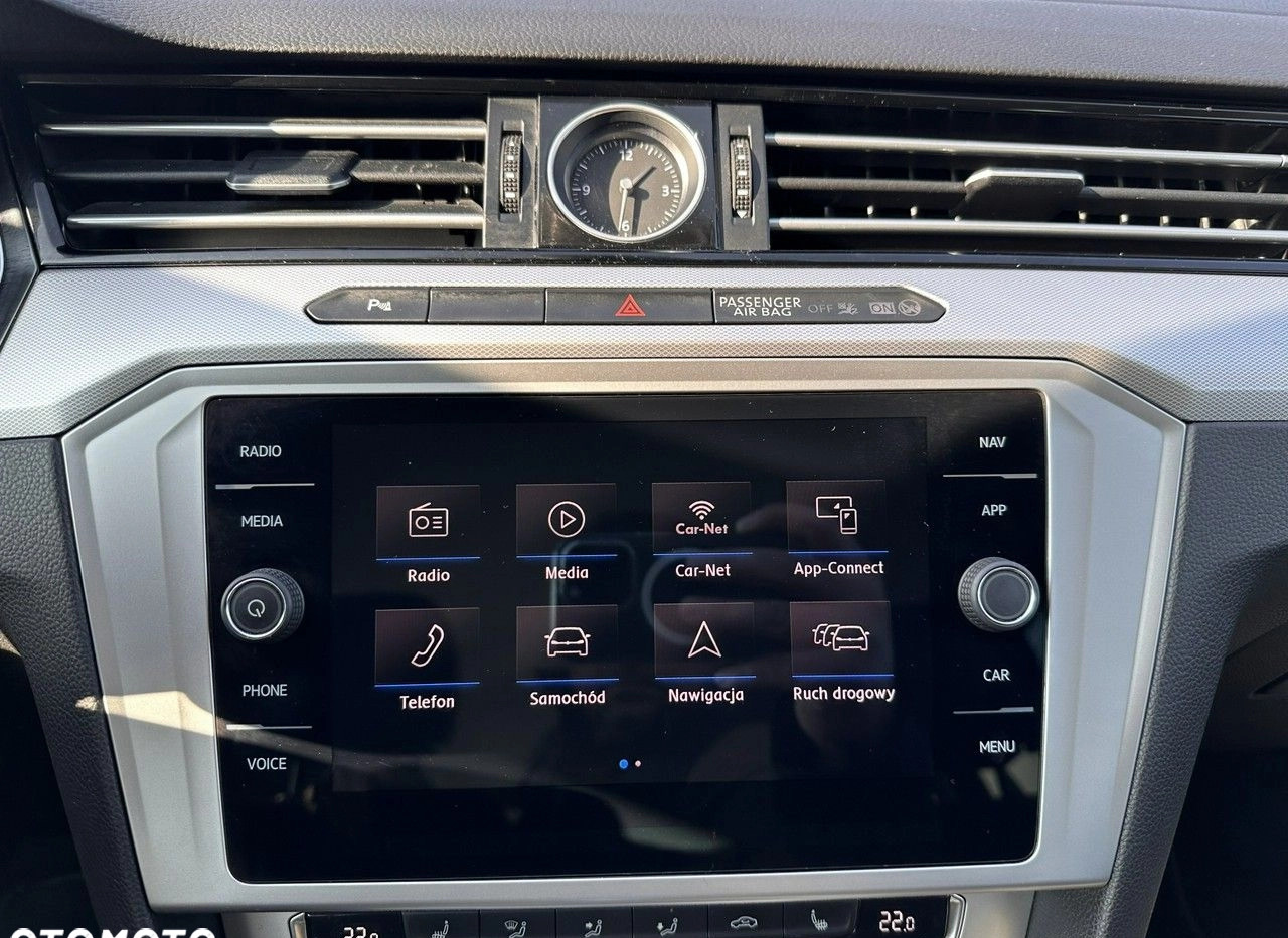 Volkswagen Passat cena 77900 przebieg: 130000, rok produkcji 2019 z Wojkowice małe 301